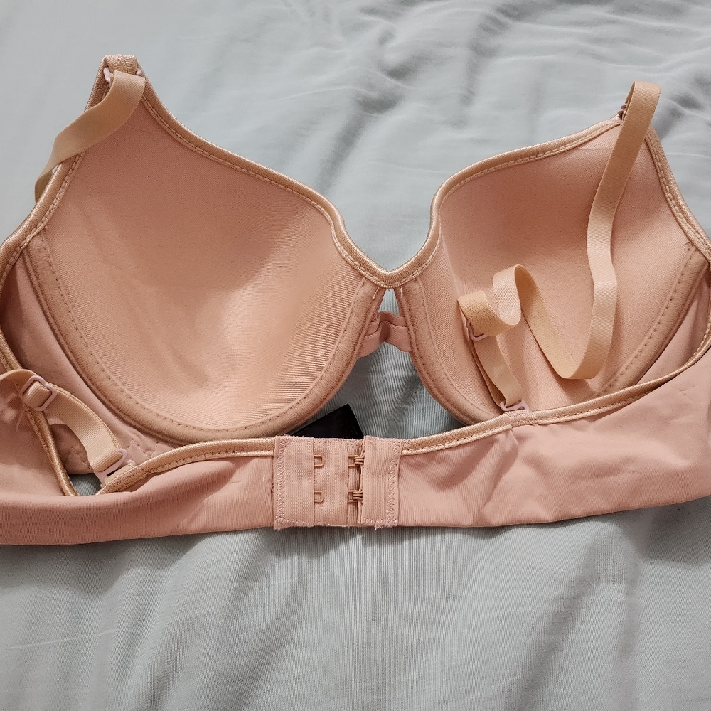 Bras - Picture 7 of 8